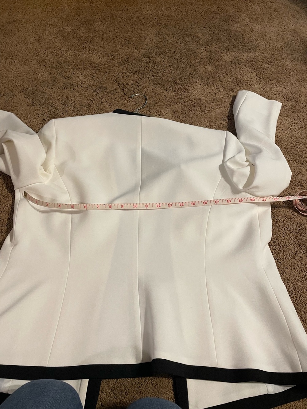 Evan Picone Cream Blazer with Black Trim - Picture 4 of 4
